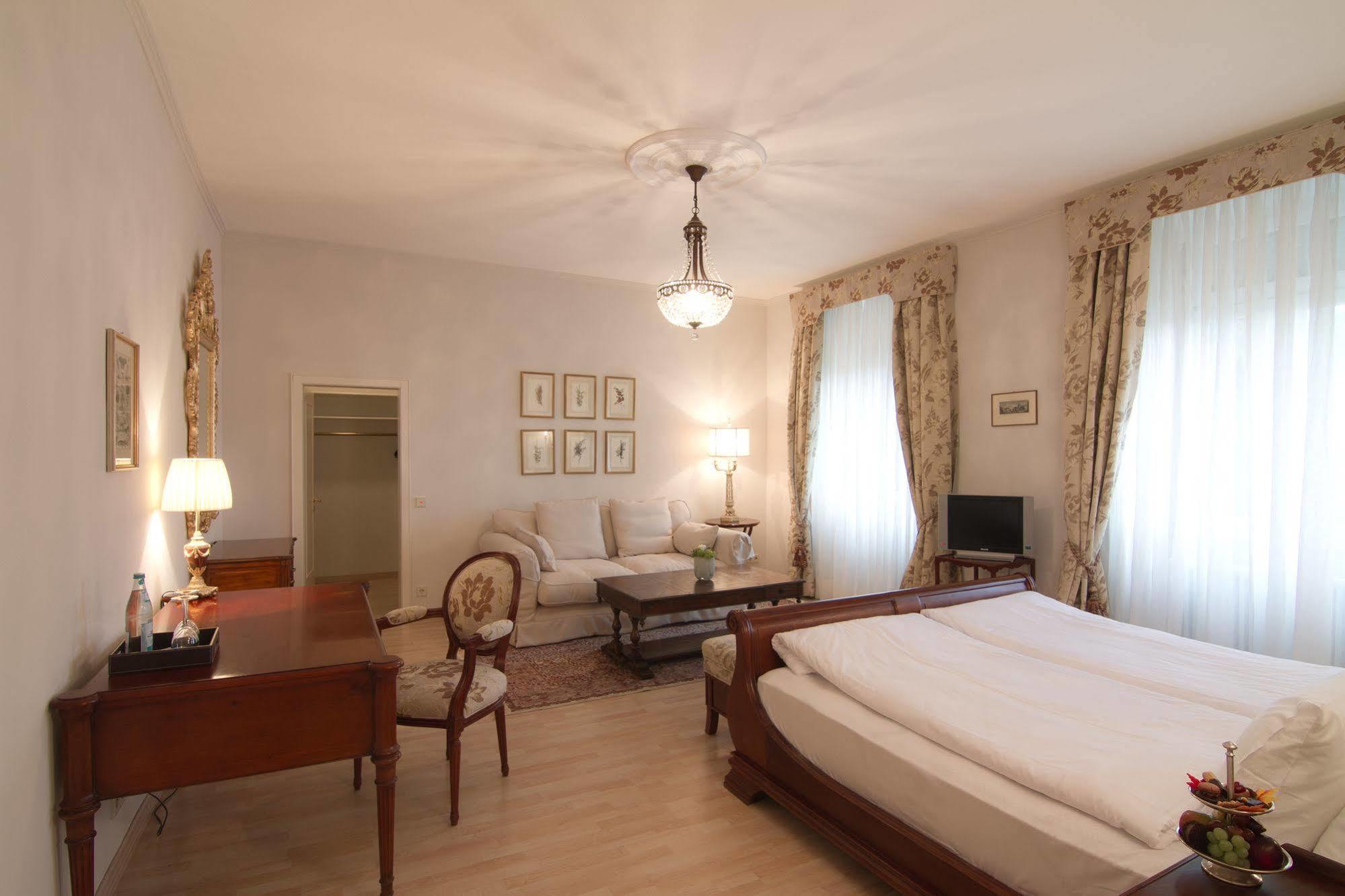 Hotel Romerbad Баденвайлер Экстерьер фото