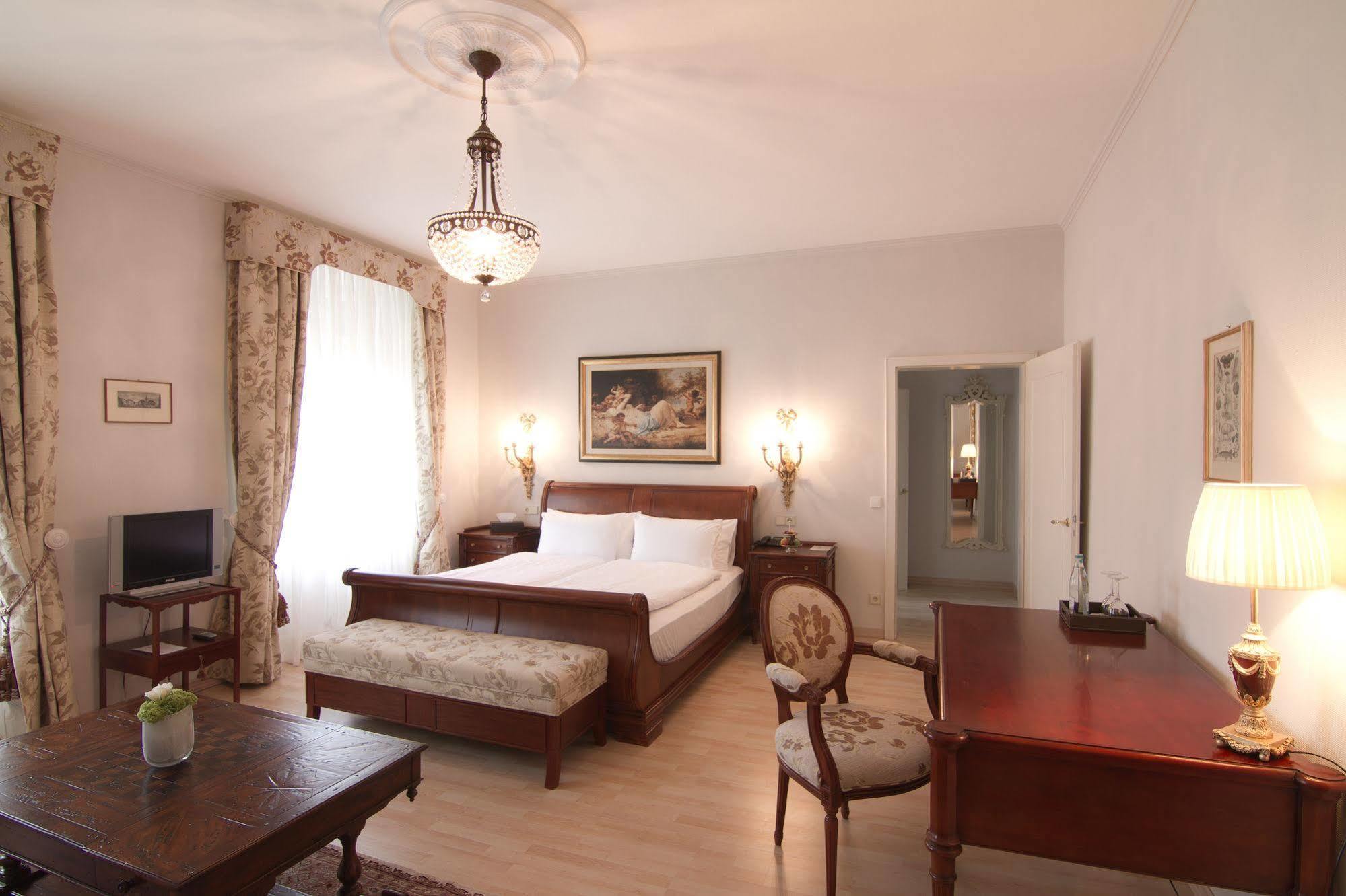 Hotel Romerbad Баденвайлер Экстерьер фото